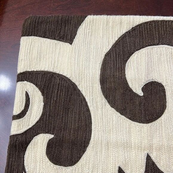 Pottery Barn Brown and Cream Pillow Cover 20 x 20 - Picture 5 of 13